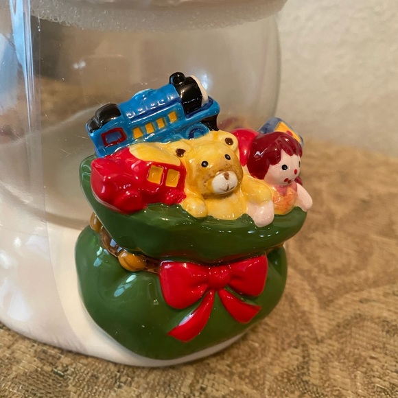 The Main Ingredients Ceramic Santa Claus CandyJar - Picture 7 of 10